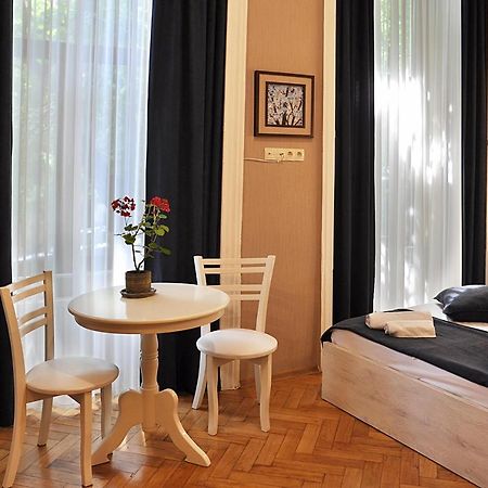 Hb Apartments Mari Brose Tbilisi Ngoại thất bức ảnh