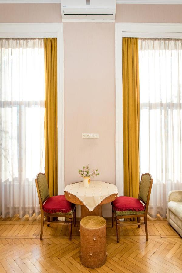 Hb Apartments Mari Brose Tbilisi Ngoại thất bức ảnh