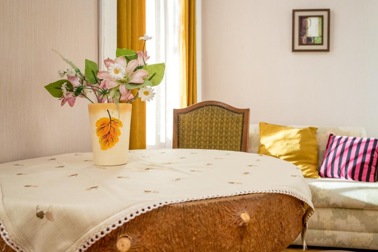 Hb Apartments Mari Brose Tbilisi Ngoại thất bức ảnh