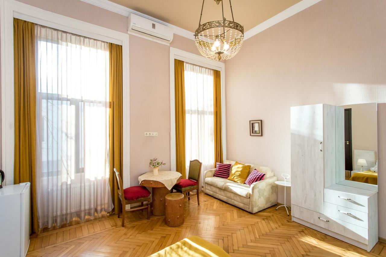 Hb Apartments Mari Brose Tbilisi Ngoại thất bức ảnh